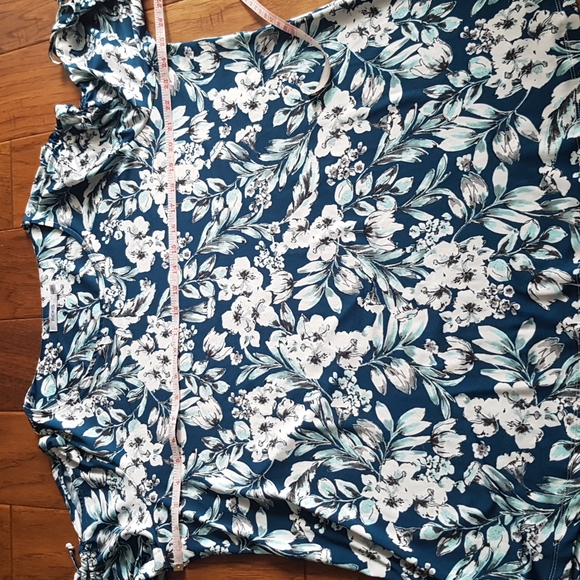 Ricki's Woman's Floral Open Arm Bell Sleeve Top Size XXL - Picture 7 of 16